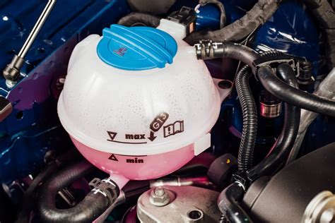 Can I Add Coolant While Engine is Running? Exploring the Myths and Realities of Engine Maintenance